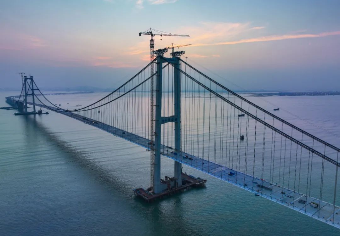 国家重点工程深中通道伶仃洋大桥合龙，标志着项目桥梁工程实现全线合龙